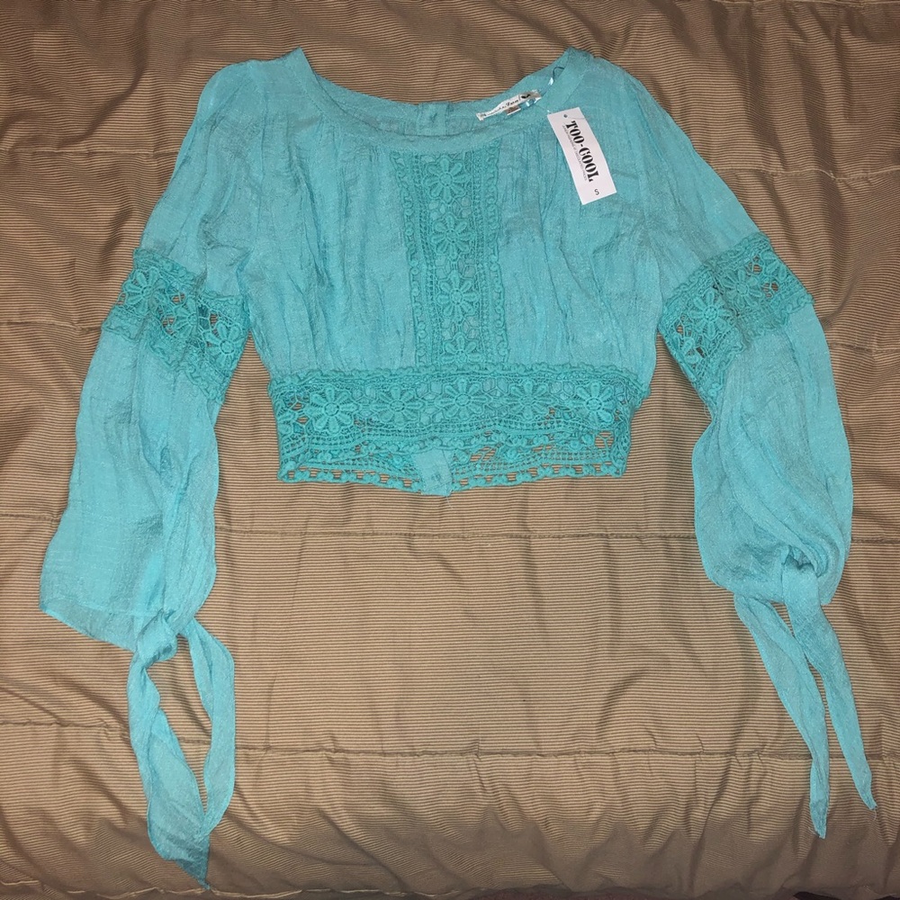 NWT Flowery/Lace Crop Top